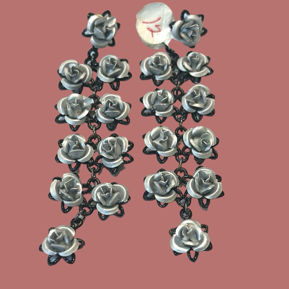 NWT GRAY ROSES ON BLACK LONG PIERCED EARRINGS